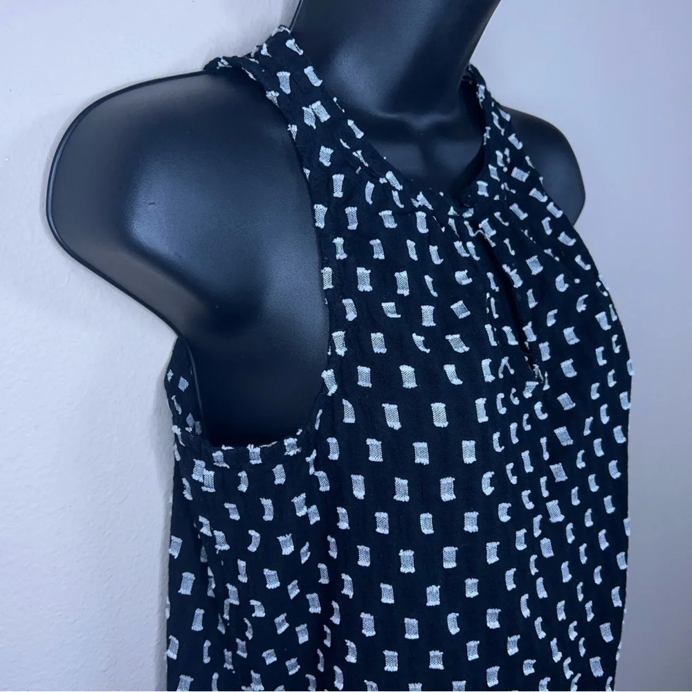 XS OLD NAVY BLACK GREY WHITE CHECKERED SLEEVELESS TOP BLOUSE TANK
